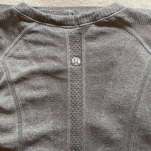 long sleeved lululemon swiftly
